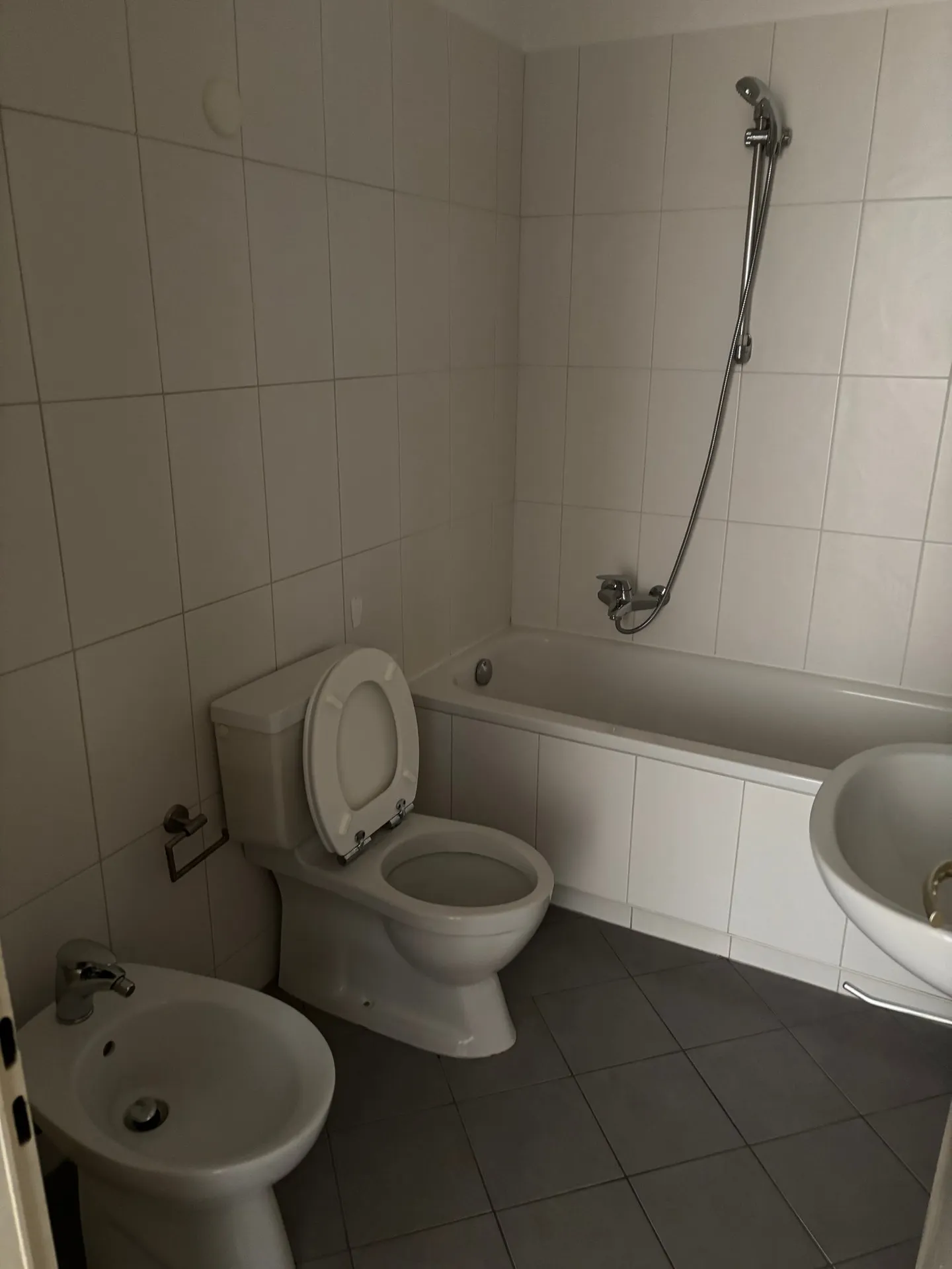 We rent a beautiful 3.5-room apartment in Bellinzona - Photo 5 of 8