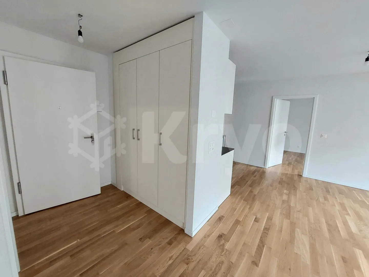 APPARTAMENTO MODERNO DI 3.5 LOCALI AL 3° PIANO IN CENTRO CITTÀ - Foto 2 di 8