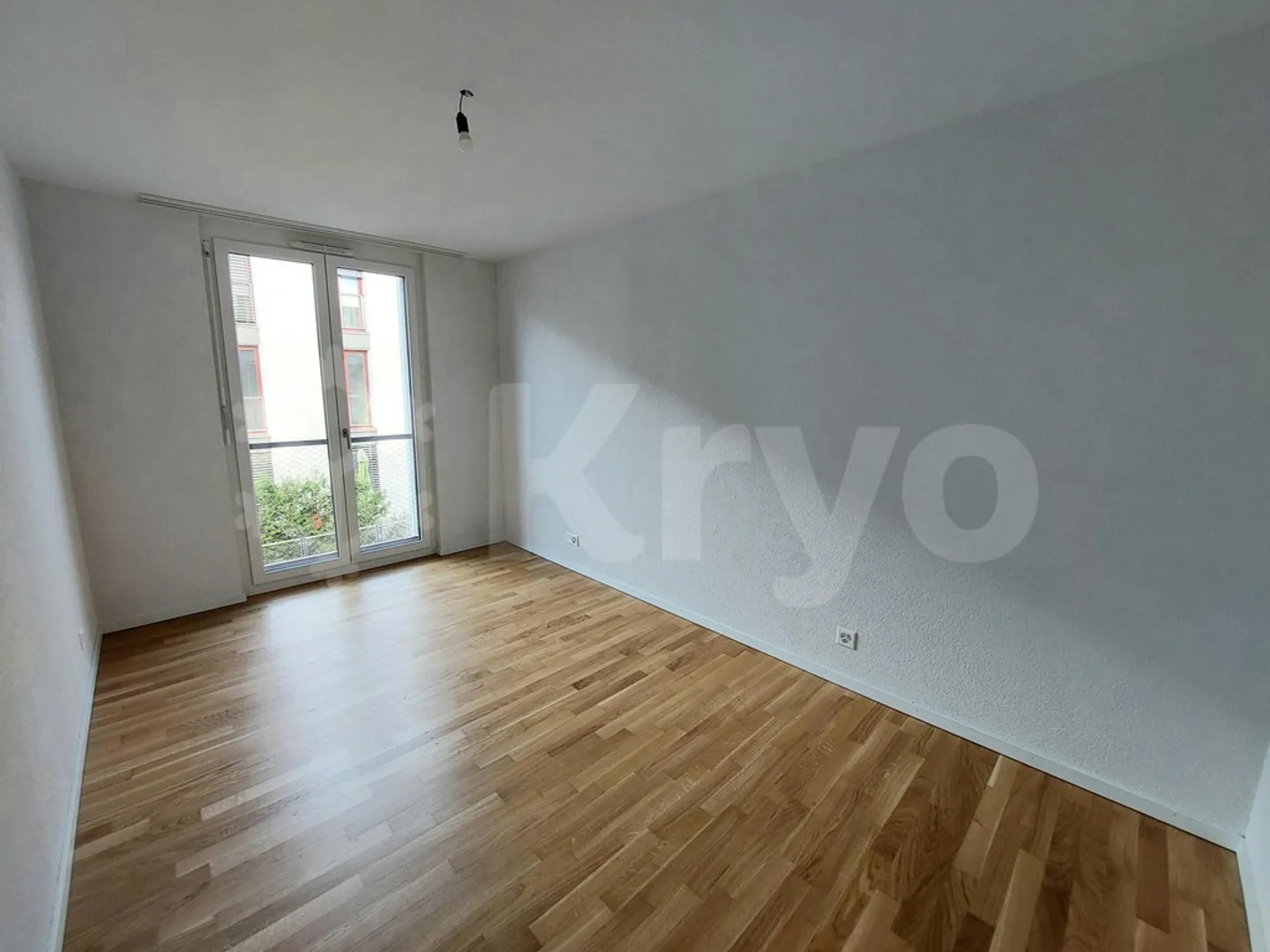 APPARTAMENTO MODERNO DI 3.5 LOCALI AL 3° PIANO IN CENTRO CITTÀ - Foto 4 di 8