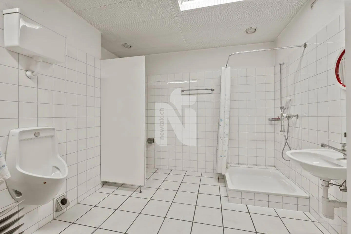 «Top-Investimento a Muttenz per artigiani - falegnameria, uffici, magazzino, garage sotterraneo e appartamento nella zona industriale» - Foto 13 di 13