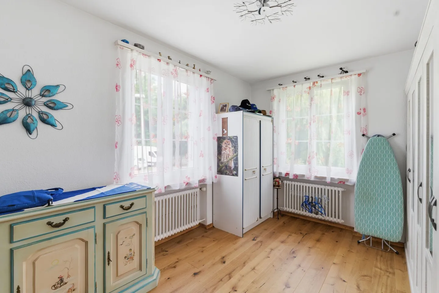 Attractive Yield Property: MFH with 4 Apartments and Various Parking Spaces - Fully Rented - Photo 5 of 13
