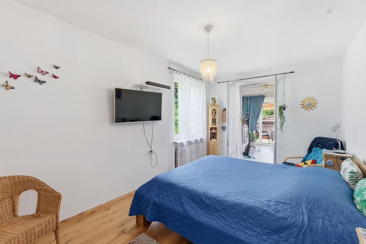 Attractive Yield Property: MFH with 4 Apartments and Various Parking Spaces - Fully Rented - Photo 6 of 13