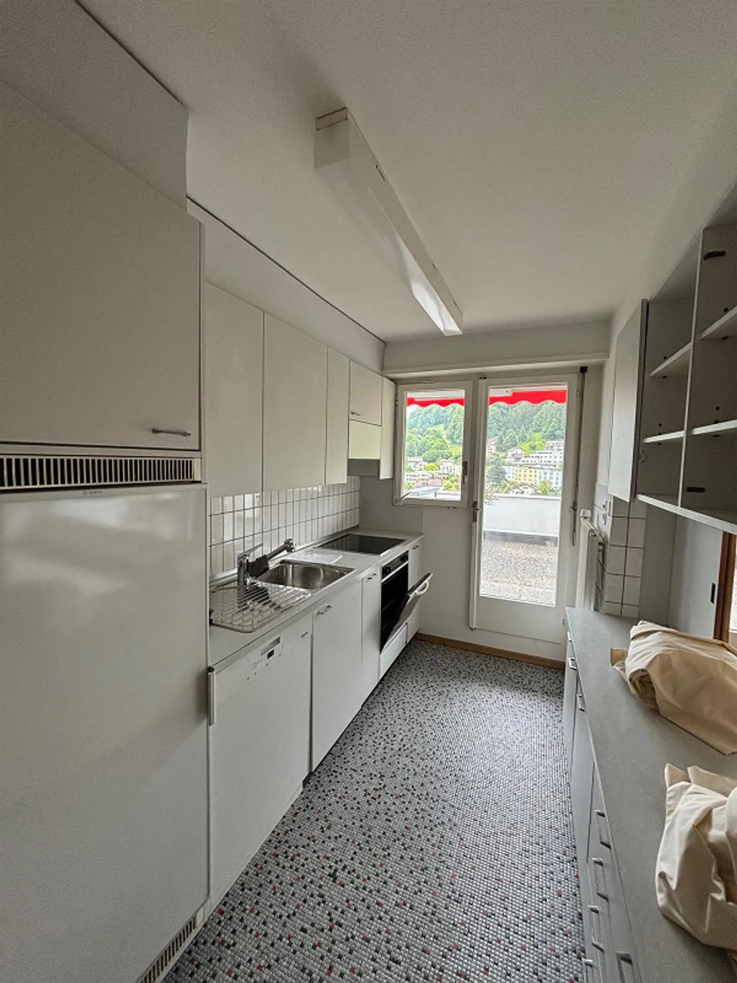 Appartamento attico temporaneo di 6 stanze con piscina comune - Foto 5 di 15