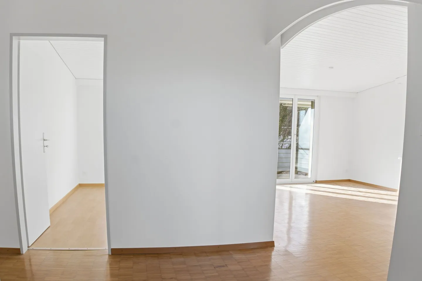 Appartement spacieux de 4,5 pièces avec cheminée à Busswil TG - Vivre avec charme et confort - Photo 6 sur 10