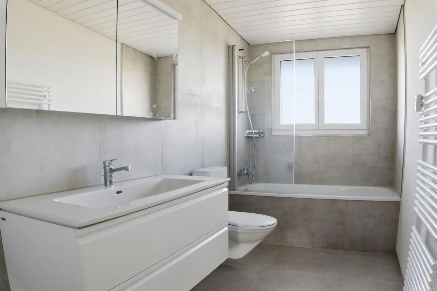 Appartement spacieux de 4,5 pièces avec cheminée à Busswil TG - Vivre avec charme et confort - Photo 9 sur 10