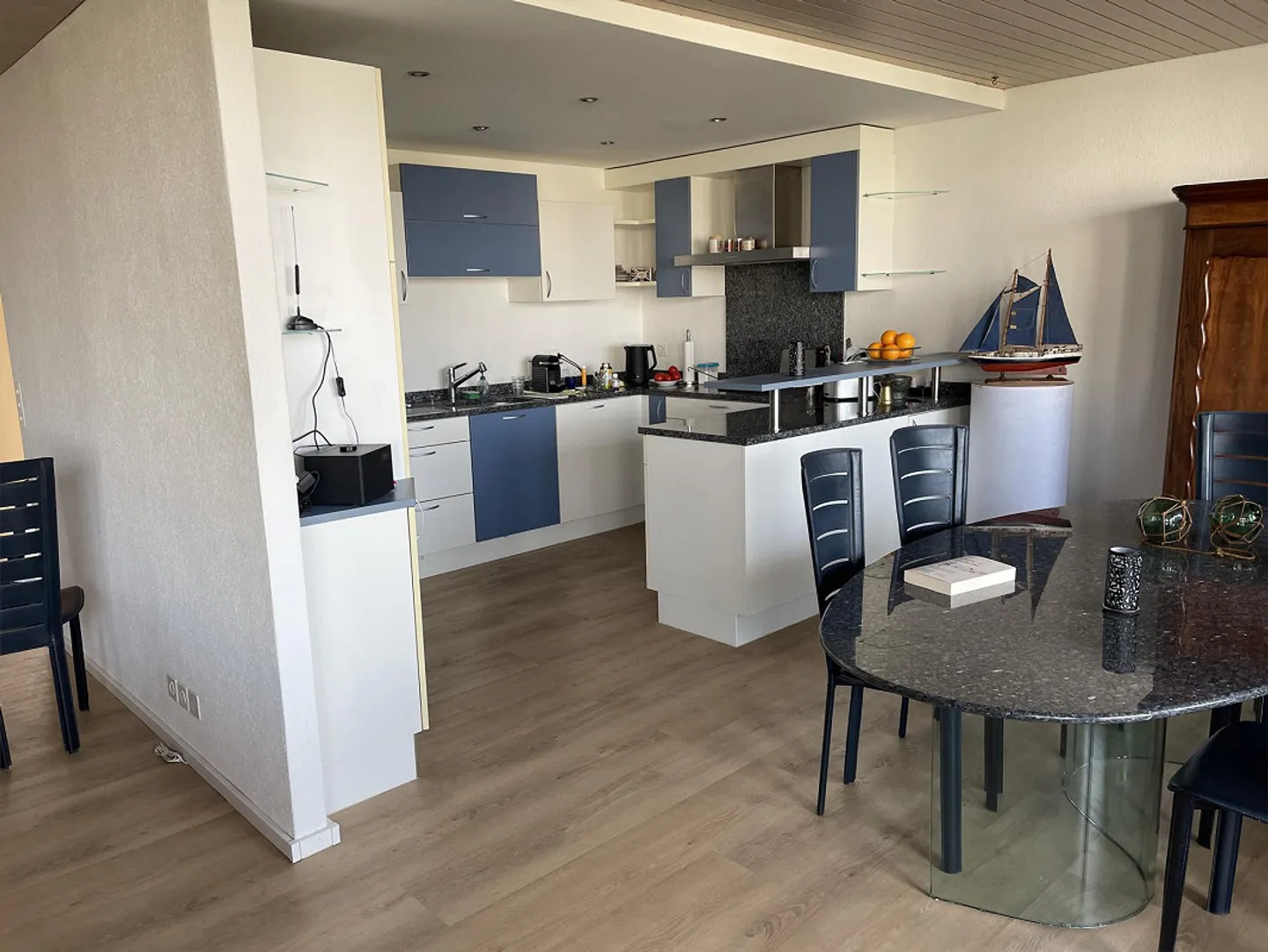 Hünenberg – 2½-Room Area in an Apartment - Photo 3 of 4
