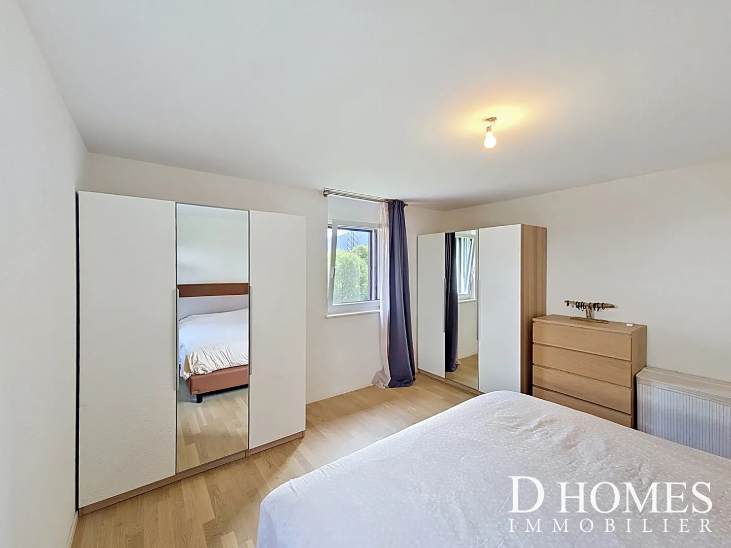 Stunning 4.5-room apartment--terrace and lake view - Photo 5 of 9