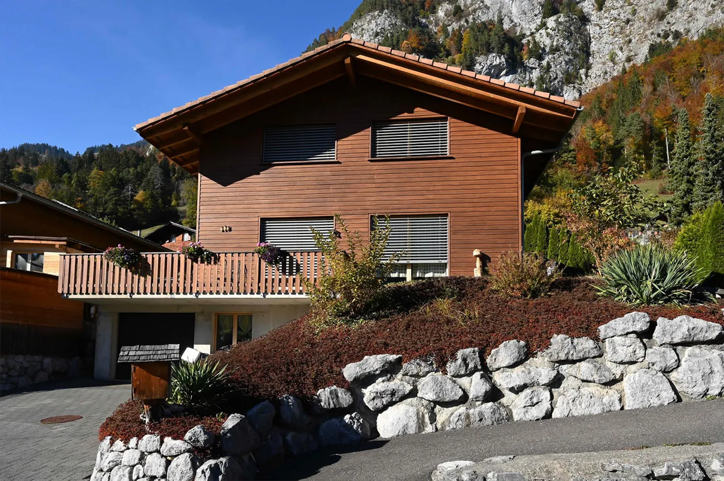 Charmante maison individuelle de 5,5 pièces avec vue sur la montagne à Latterbach - Photo 1 sur 4
