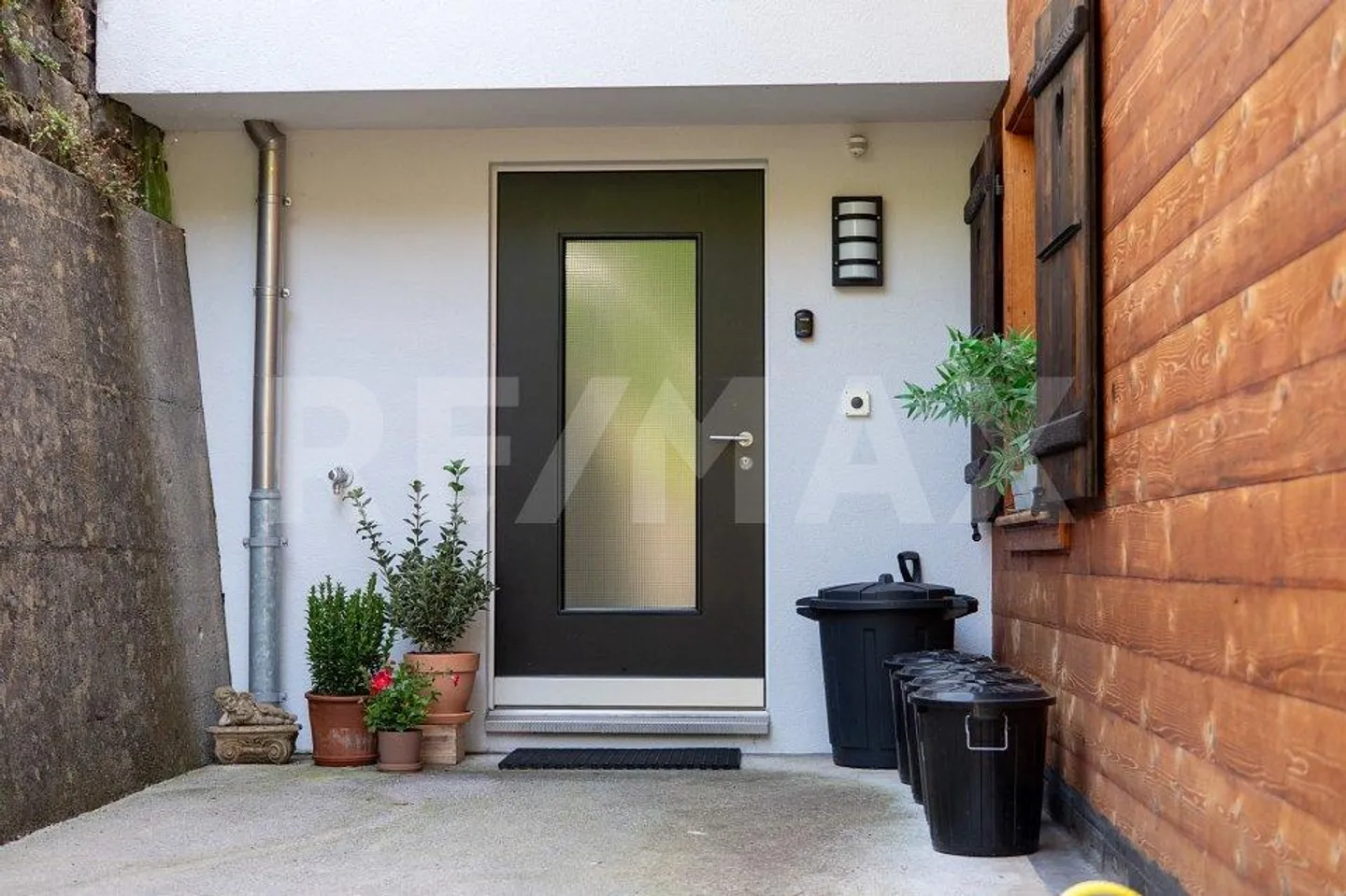 Charming chalet with 3 residential units - Photo 7 of 13