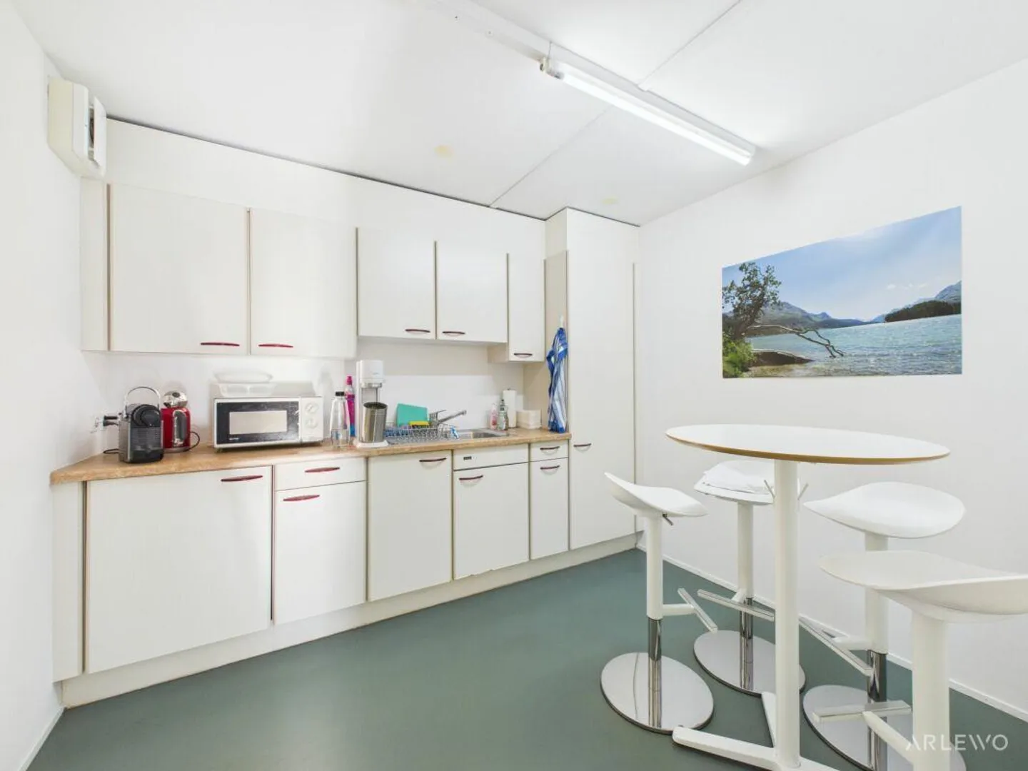 Espace commercial lumineux et développé - Photo 9 sur 10