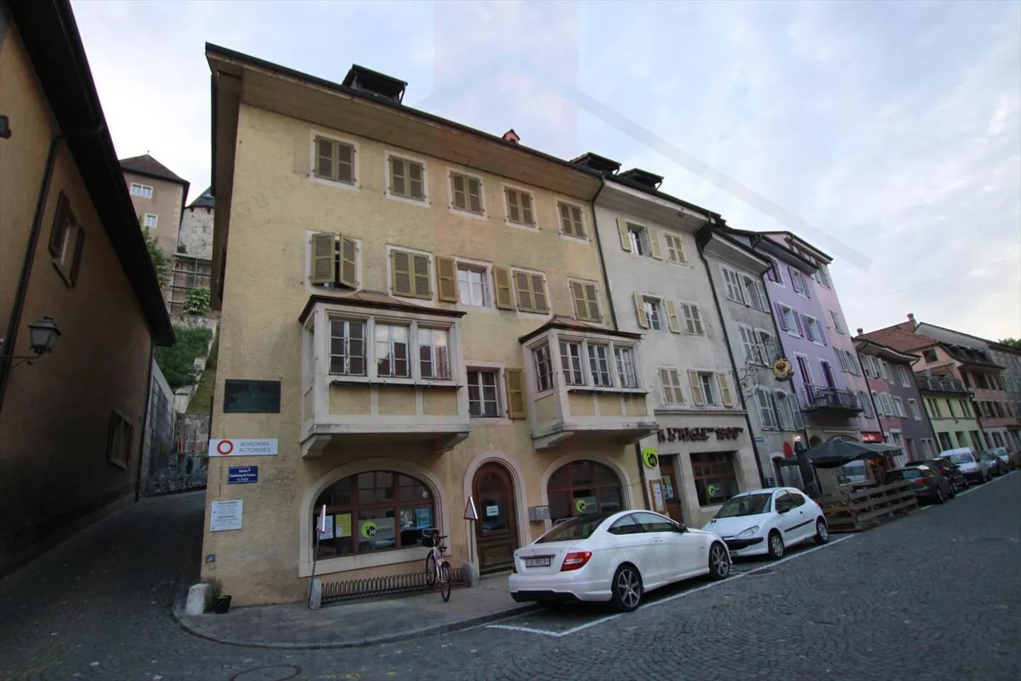 Mischgebäude - Foto 1 von 13