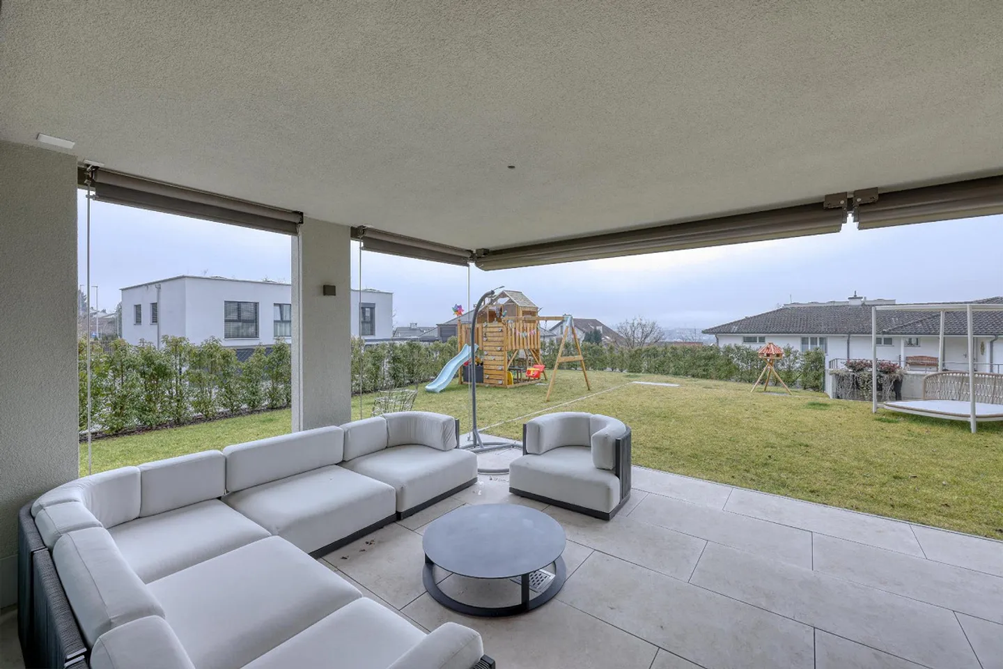 Vie exclusive - L'esthétique rencontre le confort - Photo 2 sur 6