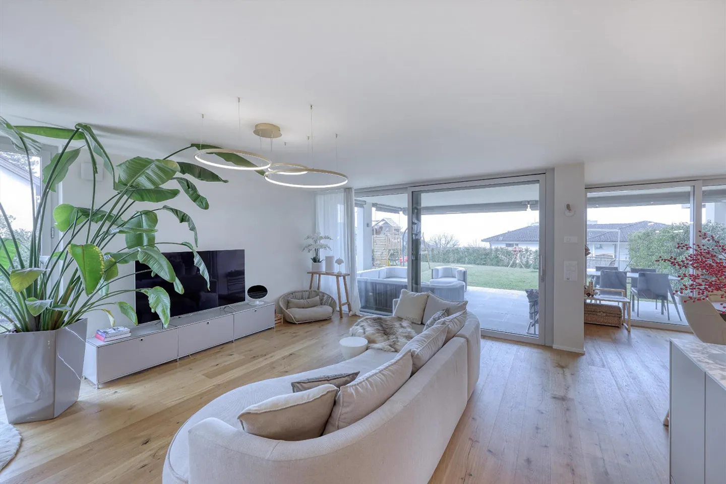 Vie exclusive - L'esthétique rencontre le confort - Photo 3 sur 6