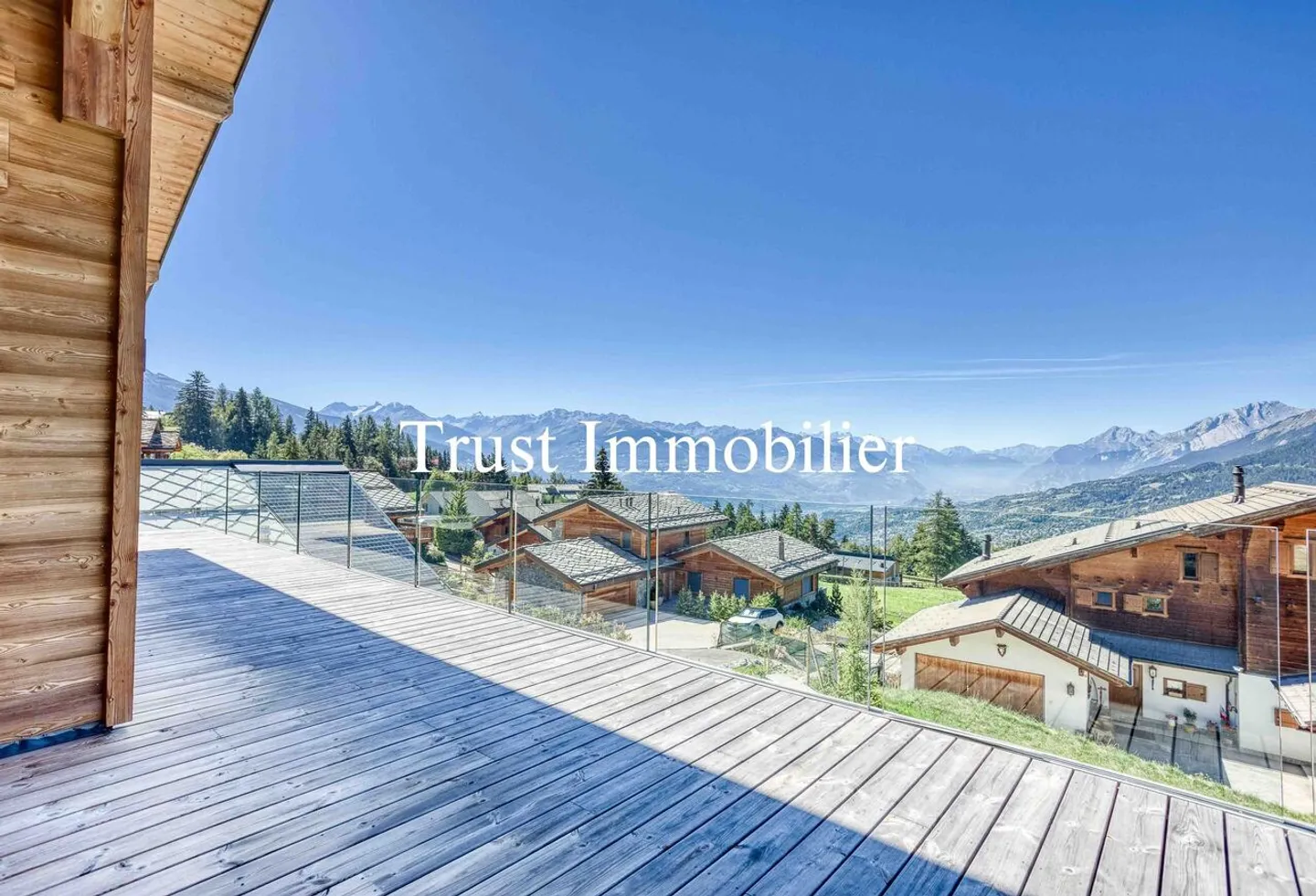 6001. Rare Chalet, 15 min walk from the Regent - Photo 11 of 25