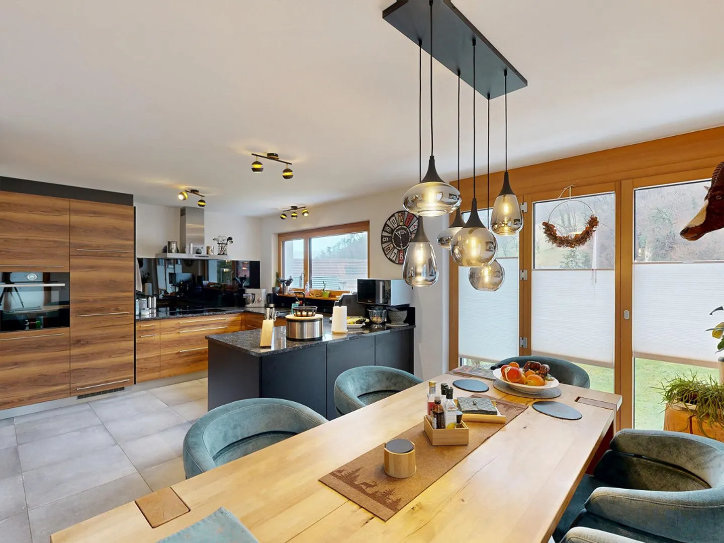 Elegante casa unifamiliare di 4,5 locali in un ambiente naturale - Foto 5 di 15