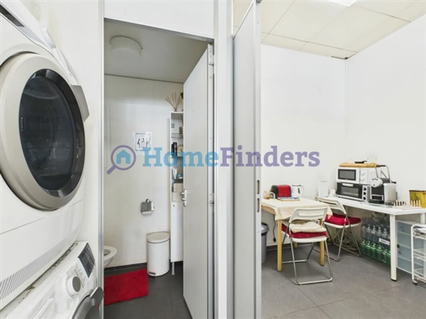 RETAIL SPACE IN A WELL-FREQUENTED LOCATION - Photo 3 of 6