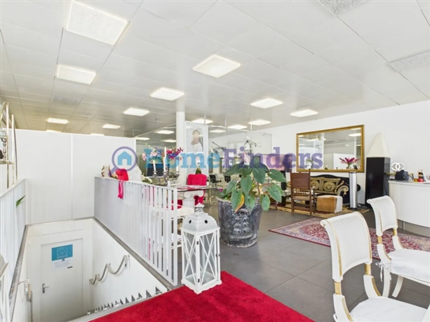 RETAIL SPACE IN A WELL-FREQUENTED LOCATION - Photo 4 of 6