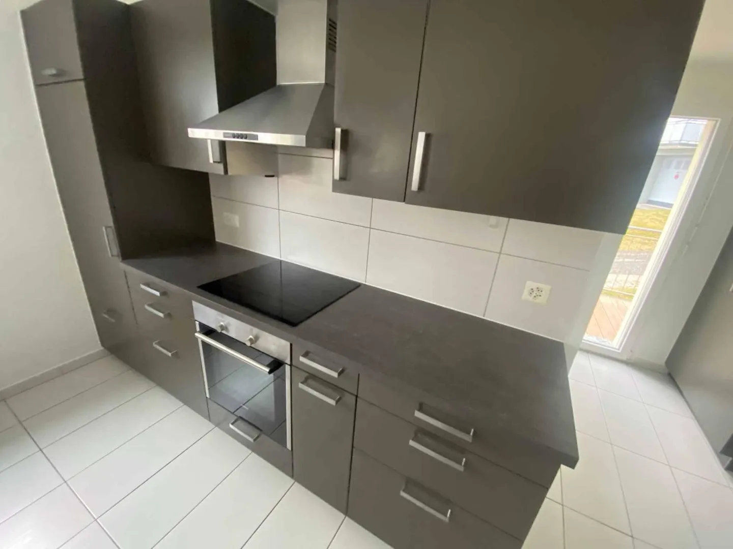 3.5 Room Apartment - Photo 3 of 12