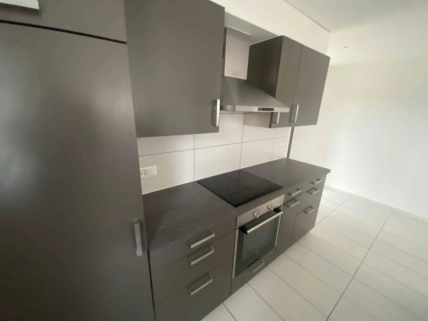 3.5 Room Apartment - Photo 4 of 12