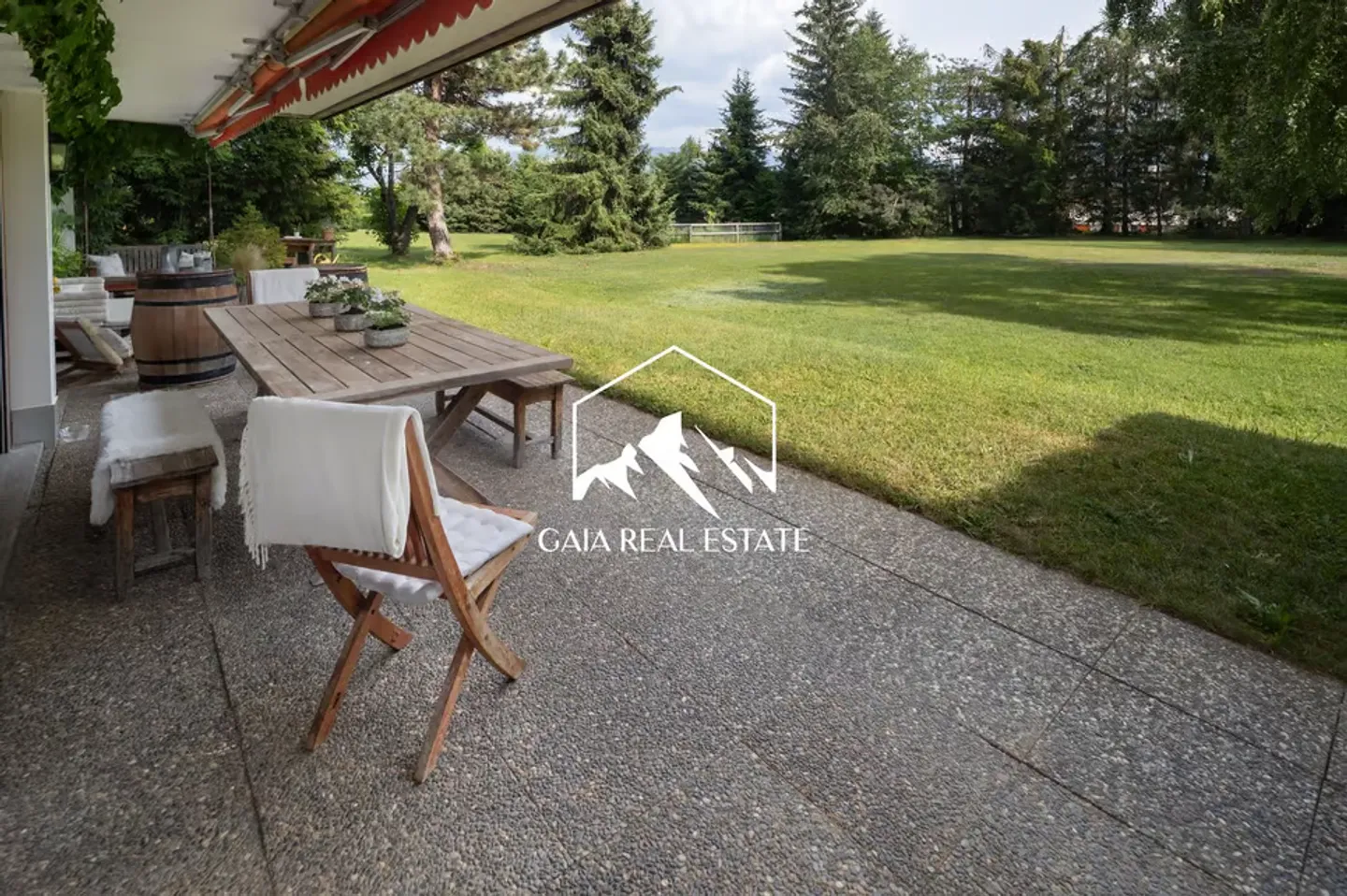 Stunning 4.5-Room Apartment on Route de Tsarbouye - Foto 6 von 13