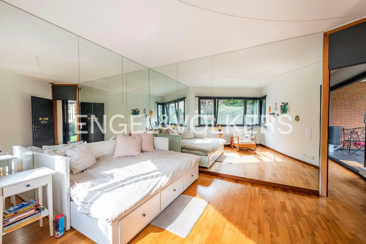 Appartamento spazioso con giardino vicino al lago - Foto 7 di 13