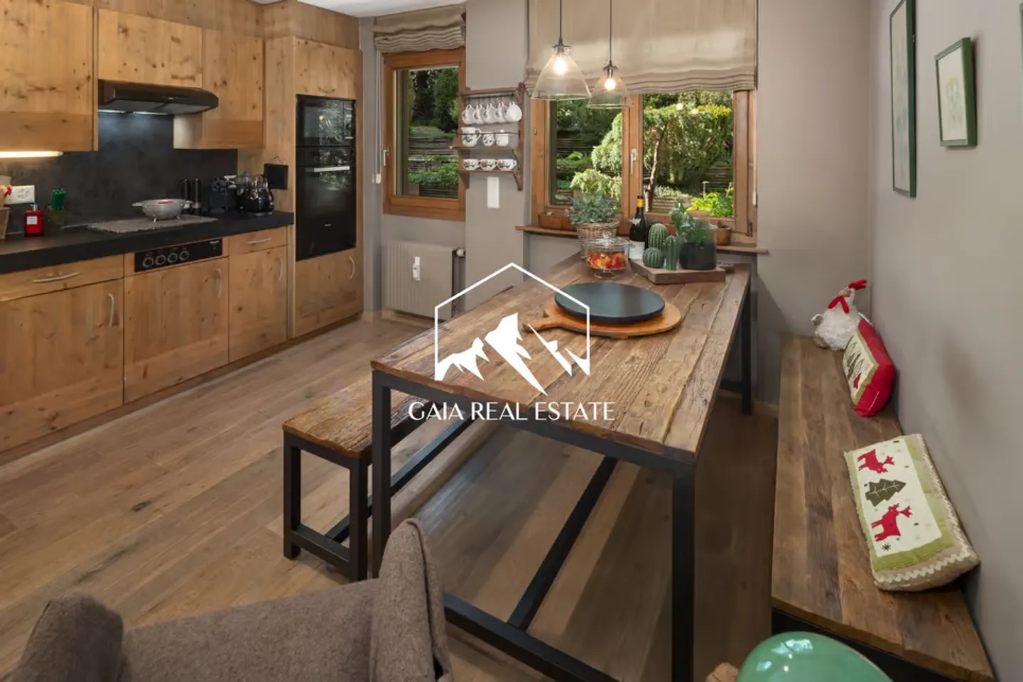 Stunning 4.5-Room Apartment on Route de Tsarbouye - Foto 10 von 13