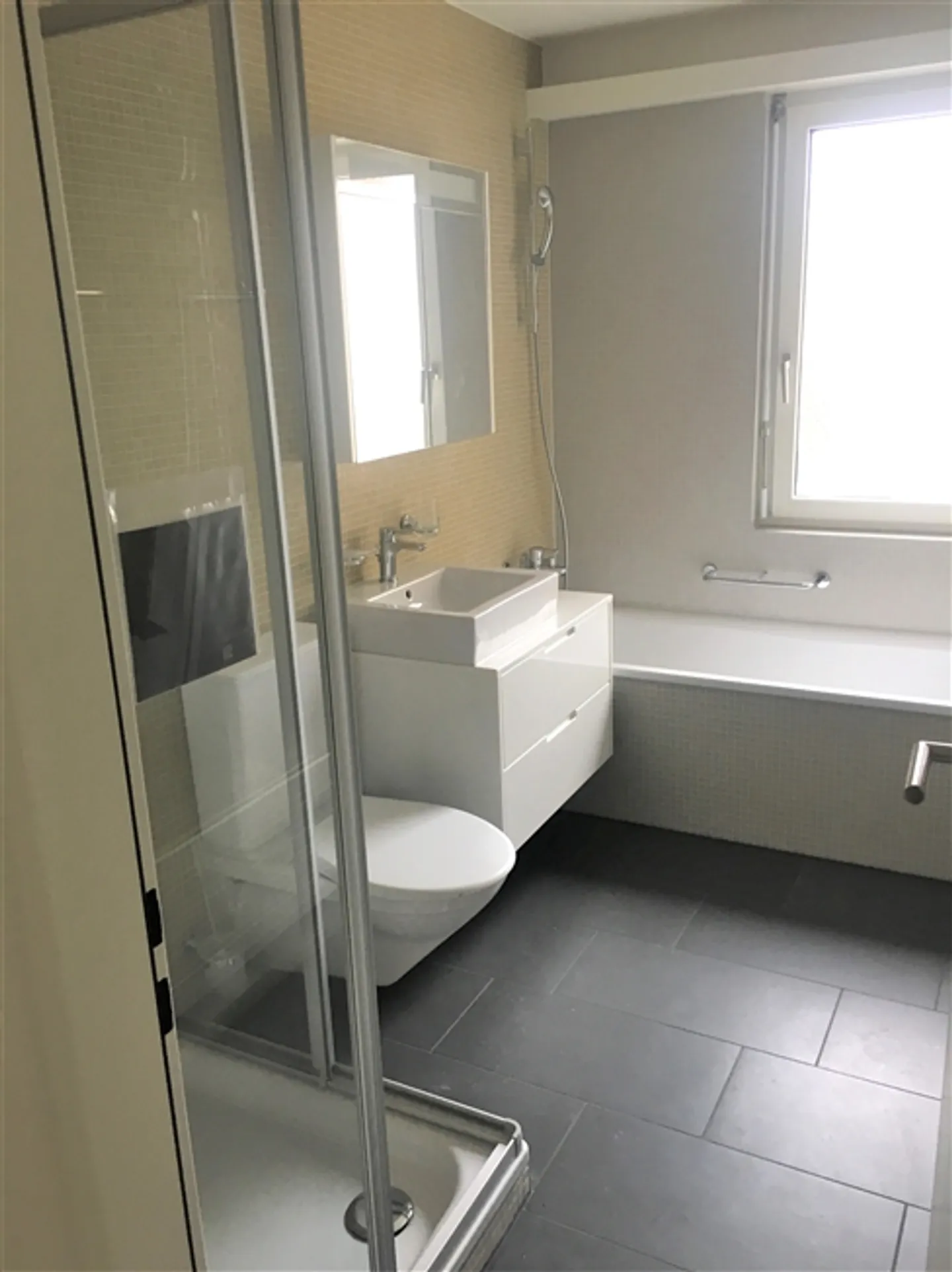 schöne 3.5-Zimmerwohnung mit Sitzplatz - Foto 2 von 8