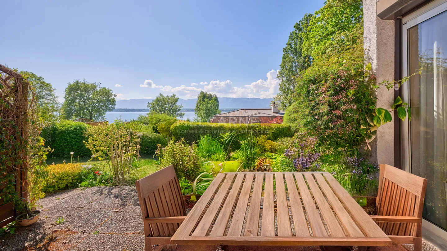 Villa indipendente con accesso privato al lago - Foto 8 di 10