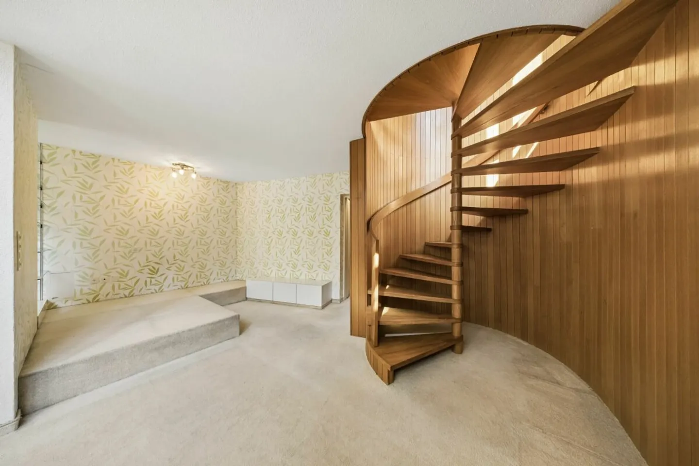 Spacious 3.5-room duplex apartment with renovation potential - Photo 7 of 13