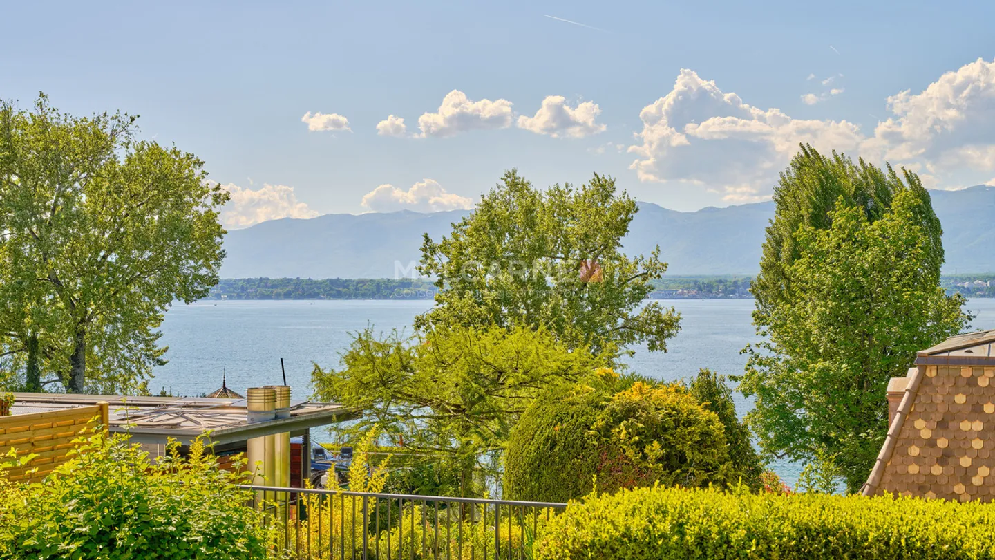 Villa indipendente con accesso privato al lago - Foto 3 di 10