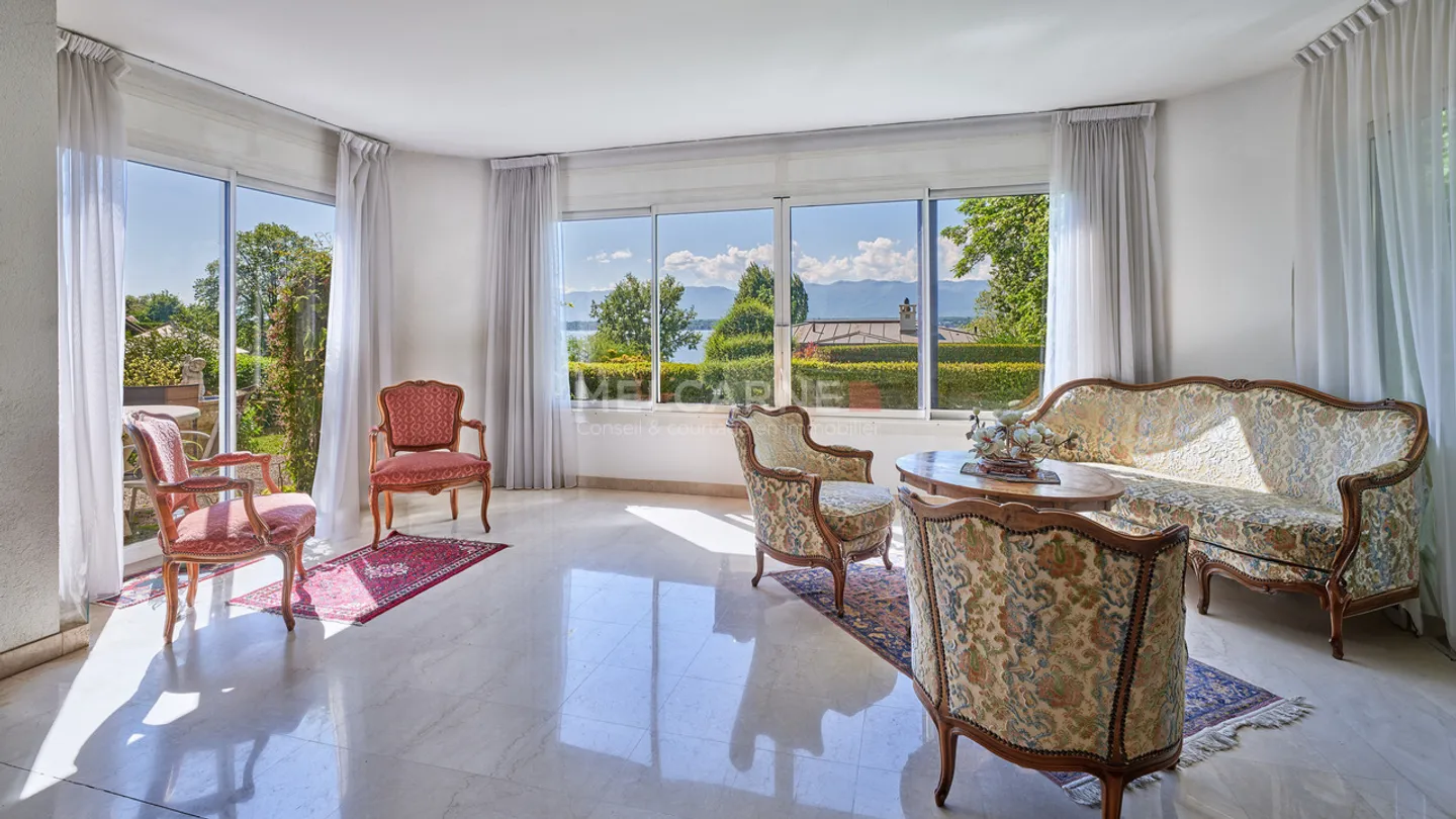 Villa indipendente con accesso privato al lago - Foto 4 di 10