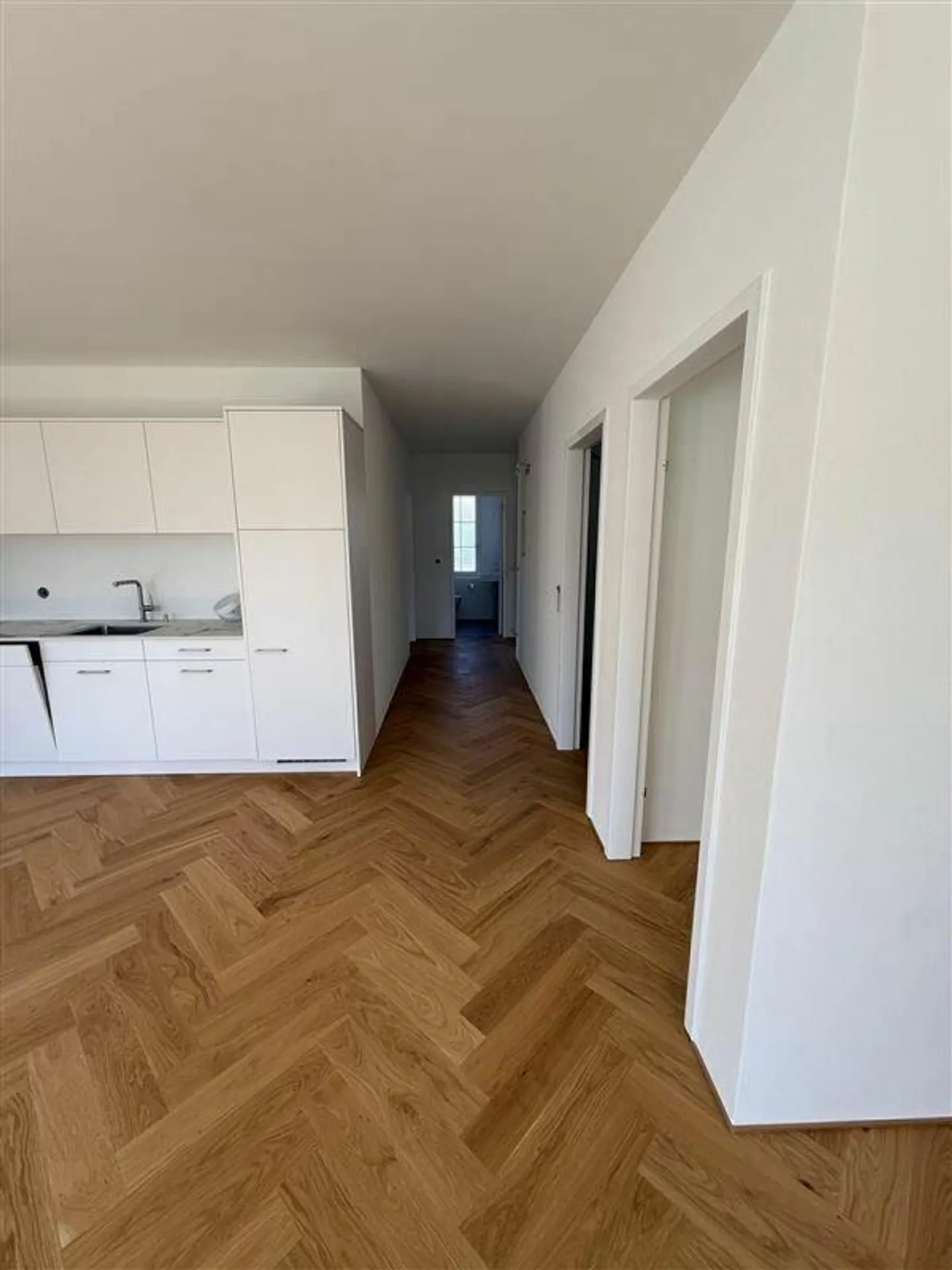 Stilvolle 4.5-Zimmer-Gartenwohnung mit vielseitigem Nutzungspotenzi... - Foto 2 di 13