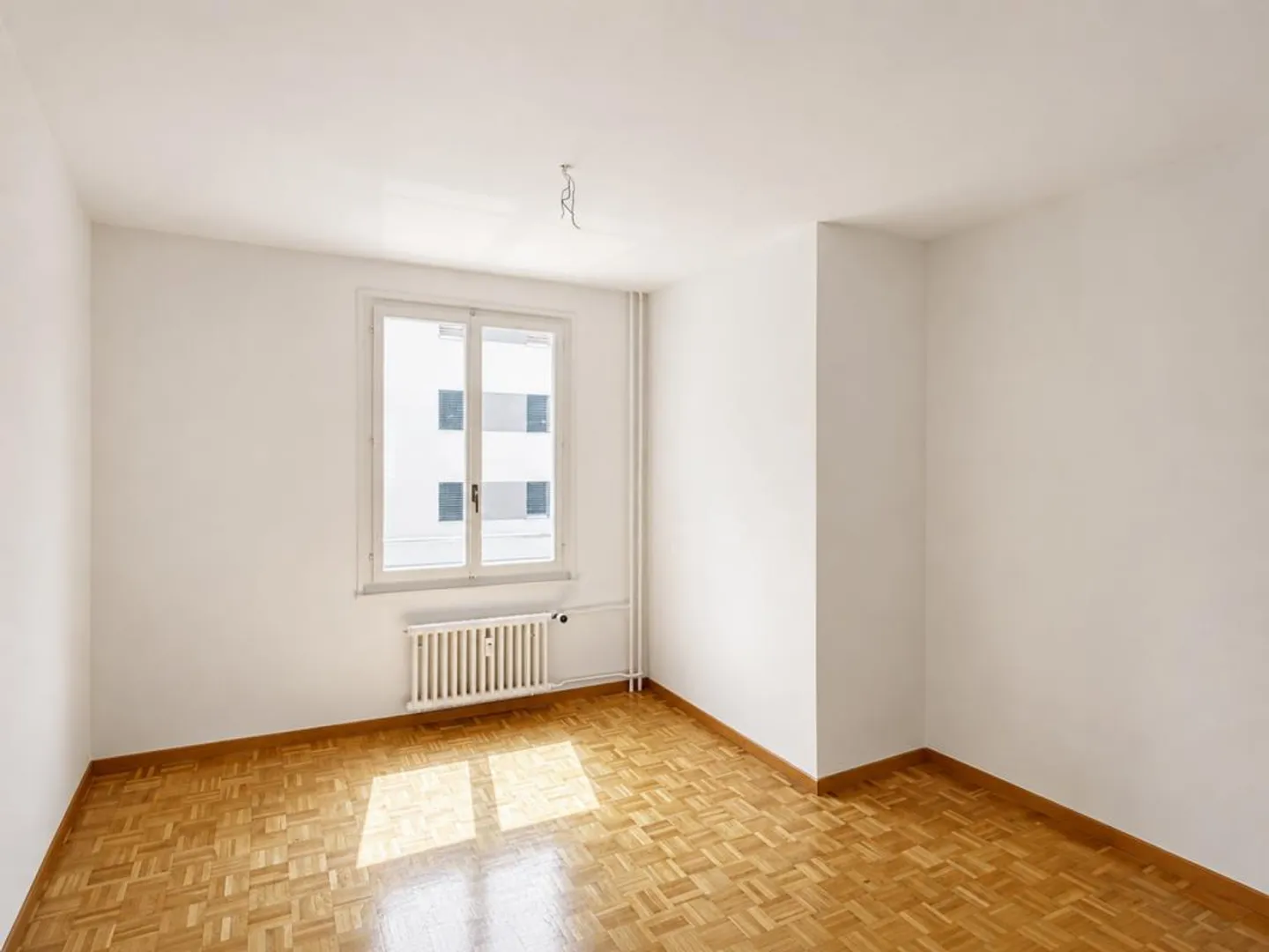 Bright 4-room apartment on the 1st floor on the outskirts of St. Gallen - Photo 4 of 9