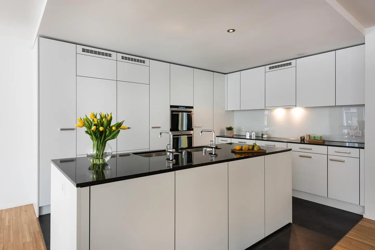 Stylish Apartment in Zurich - Photo 5 of 7