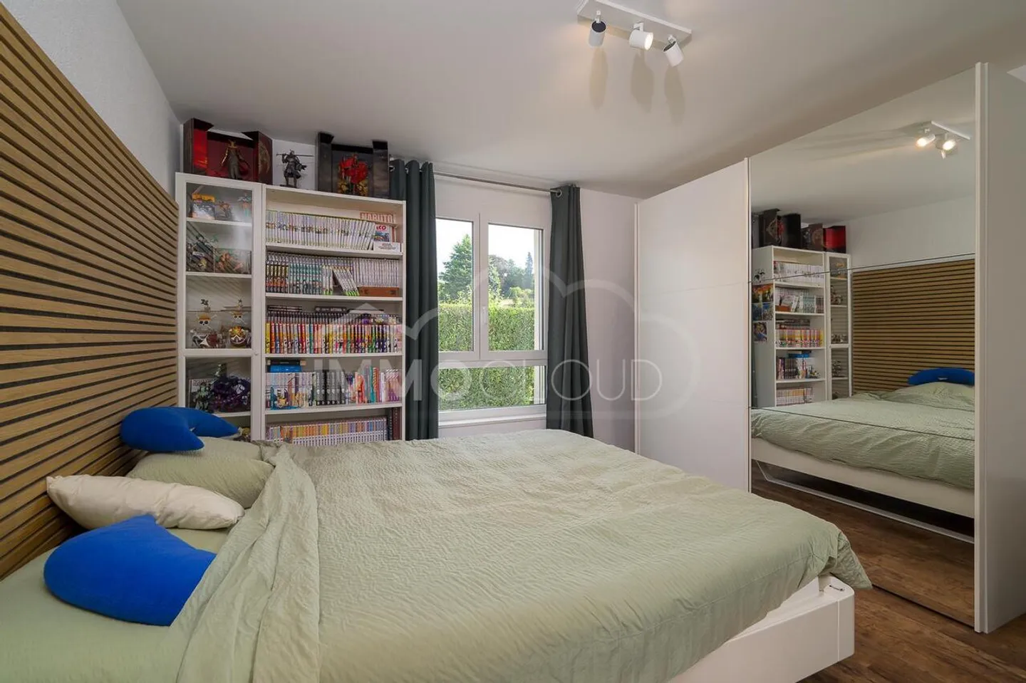 Ideally located - like new apartment! - Photo 4 of 8