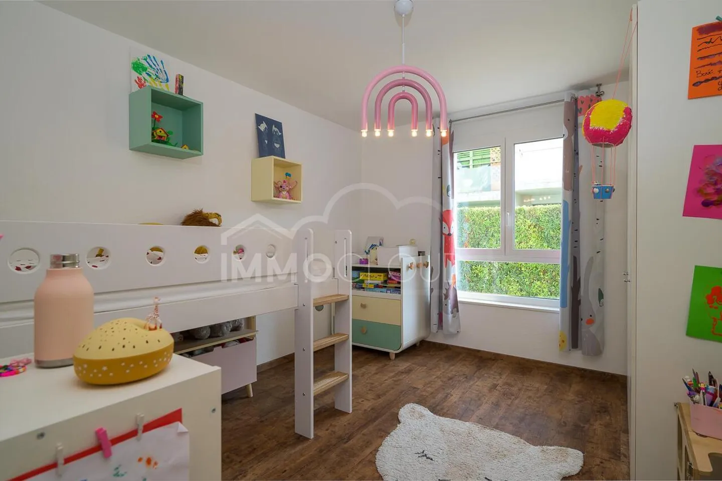 Ideally located - like new apartment! - Photo 5 of 8