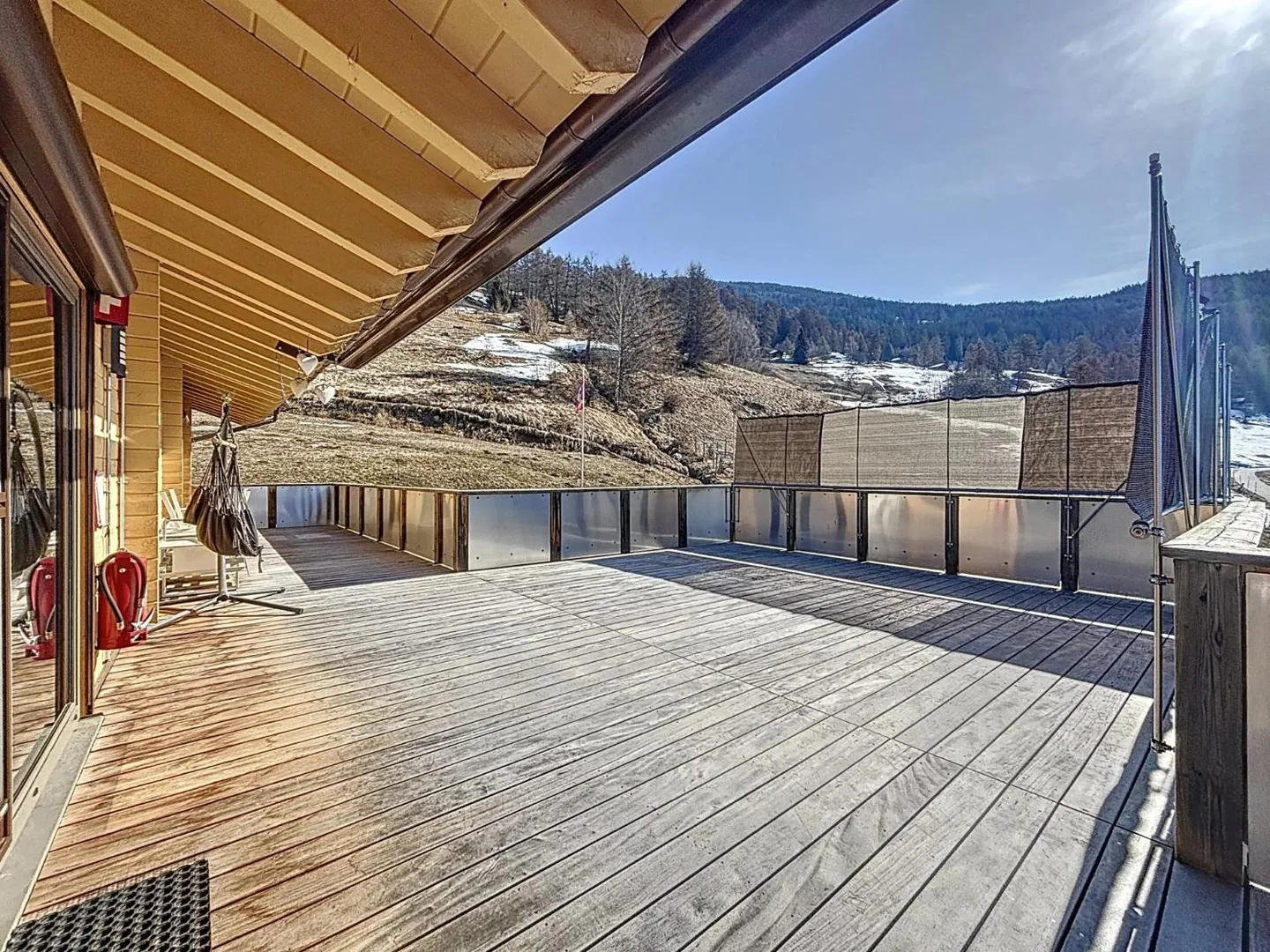 Chalet luxueux et atypique avec vue panoramique - Photo 9 sur 13
