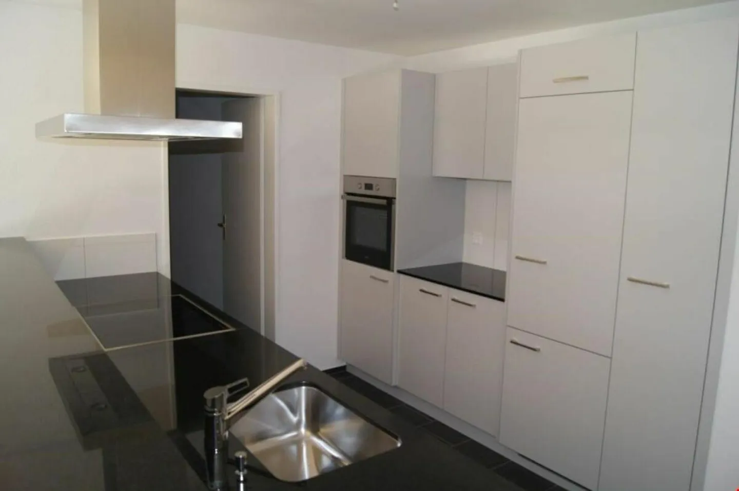 Modernes Apartment mit grosszügigem Balkon - Foto 6 von 9