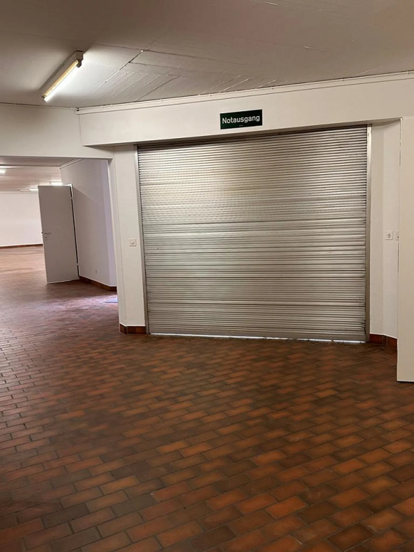 Vielseitig nutzbare Gewerbefläche im Gundeldingerquartier - Foto 6 von 6