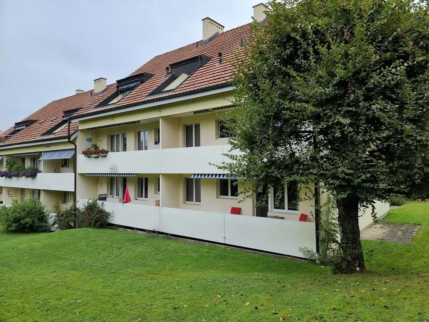 Charmant appartement sous les toits - Photo 1 sur 2