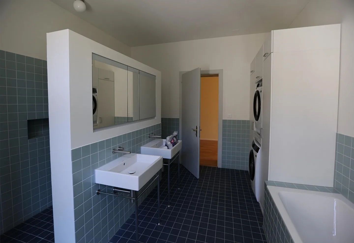 5.5-Room Villa Apartment with Large Private Garden in Mels - Photo 7 of 10