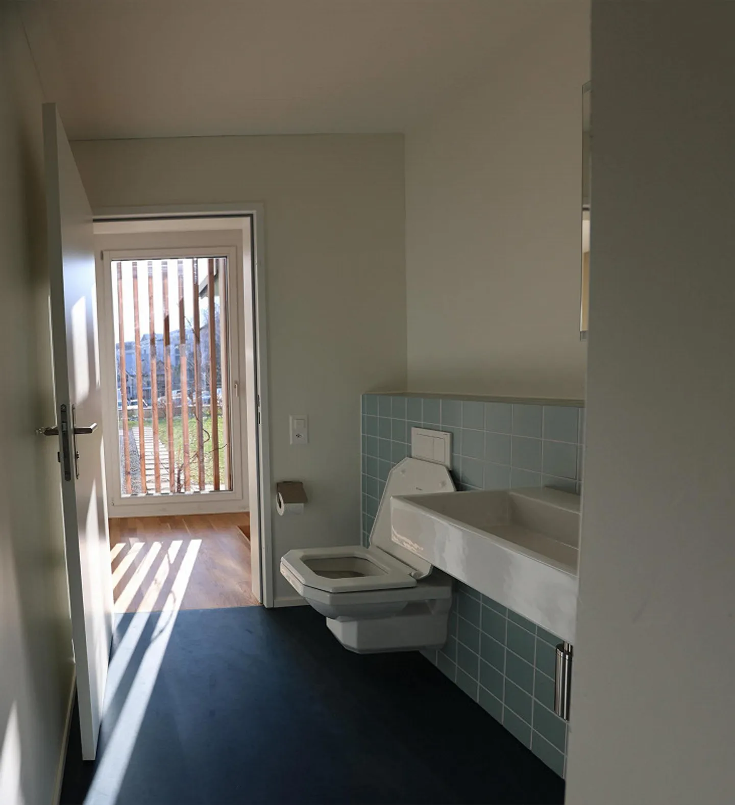 5.5-Room Villa Apartment with Large Private Garden in Mels - Photo 8 of 10