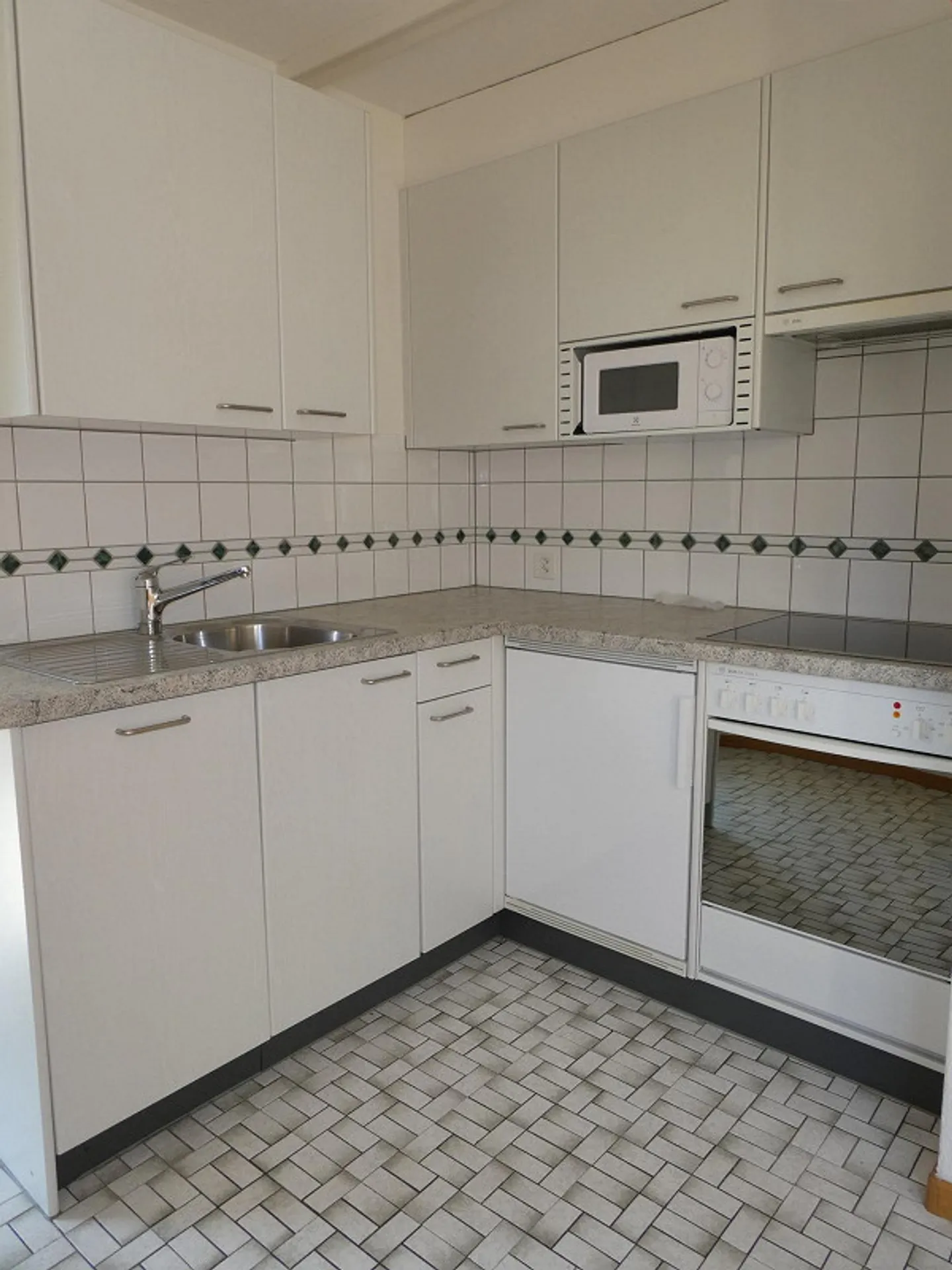 Furnished 2.5-room apartment with excellent price-performance ratio - Photo 2 of 12