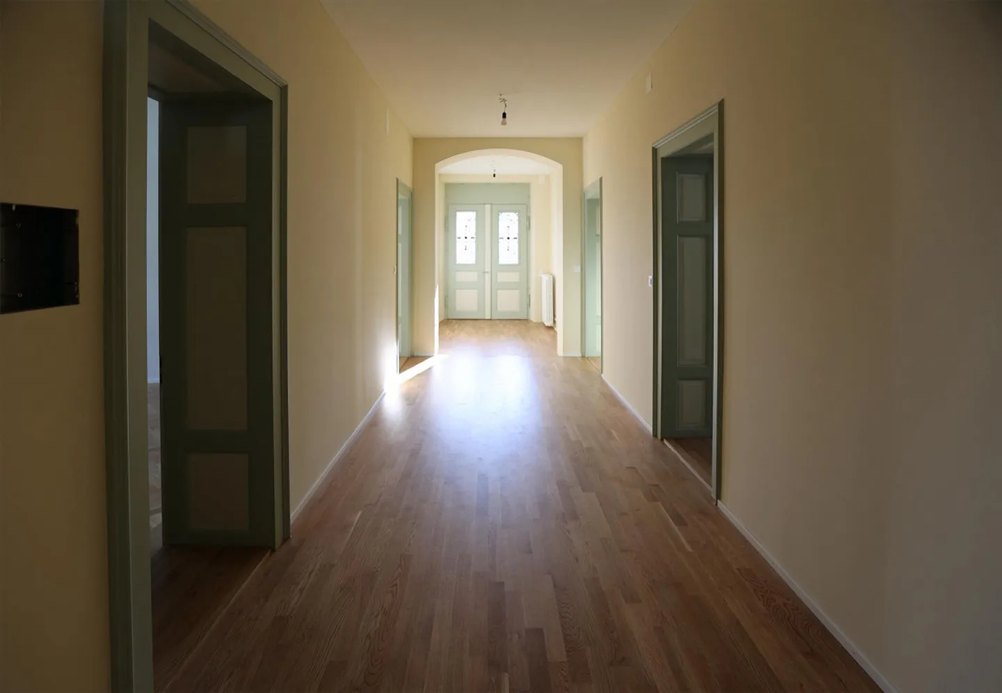 5.5-Room Villa Apartment with Large Private Garden in Mels - Photo 6 of 10