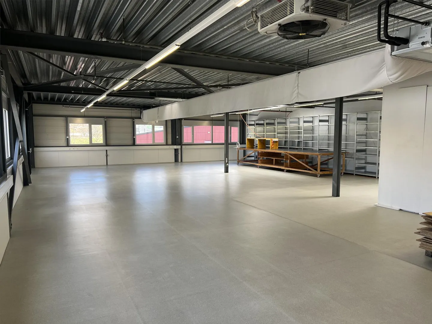200 m2 Gewerberaum im Galgenried 6 zu vermieten - Foto 2 von 4