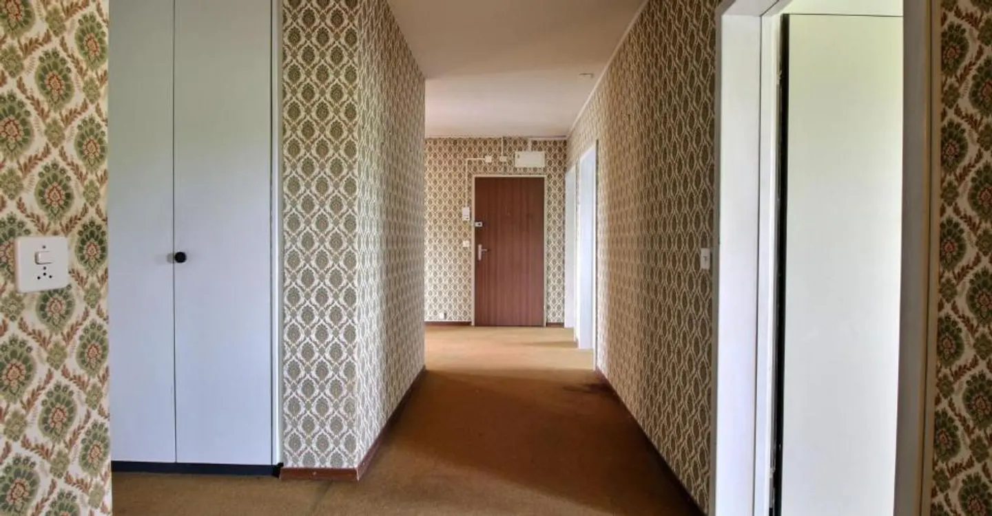 Spacieux appartement familial avec beau potentiel - Photo 11 sur 12