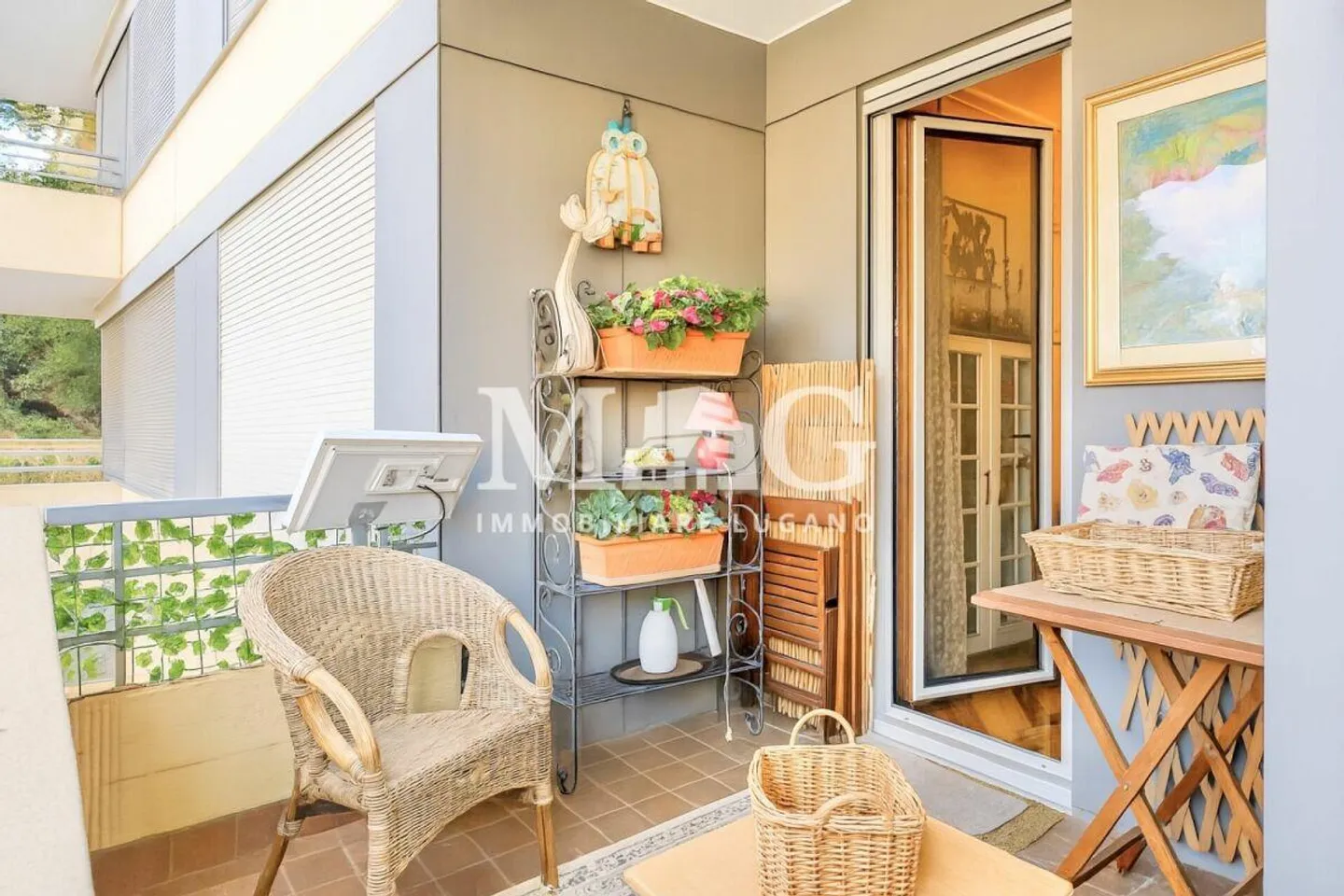 Appartement 4.5 pièces à vendre au centre de Lugano - lumineux, avec balcon et vue dégagée, piscine et place de parking - Photo 4 sur 12