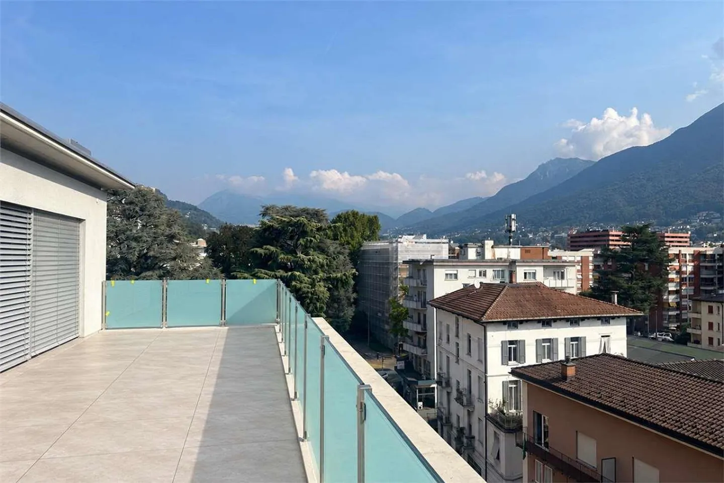 Exclusive penthouse with terraces a few steps from the center - Photo 7 of 11