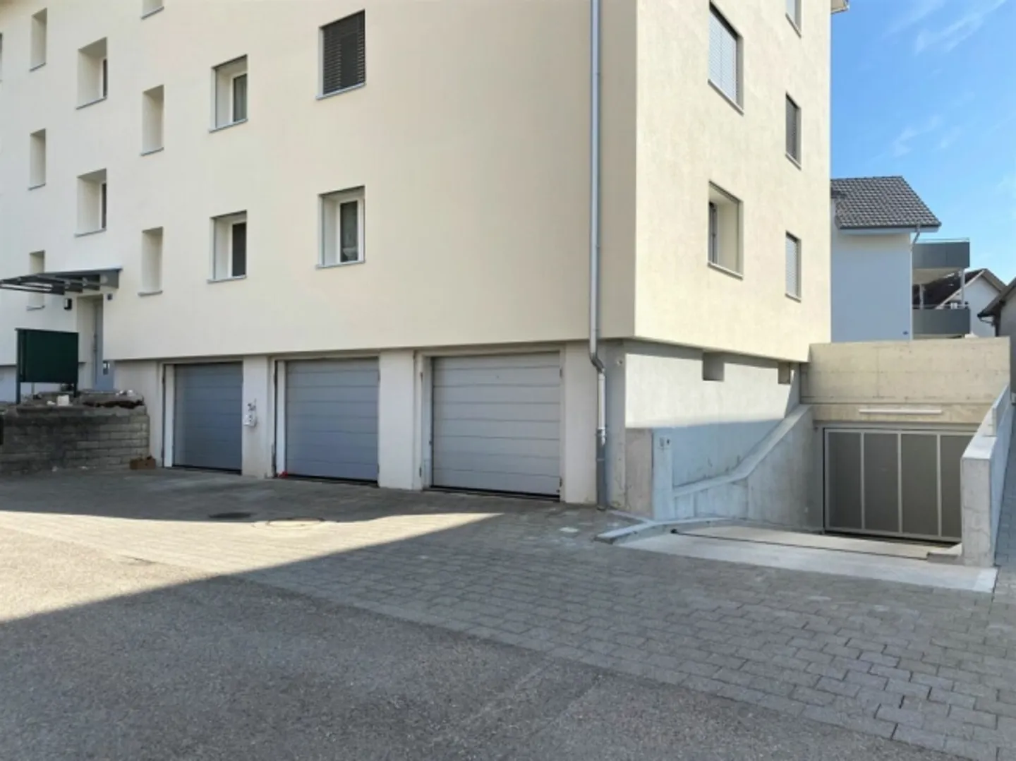 «Einstellhallenplatz zu vermieten» - Foto 3 von 4