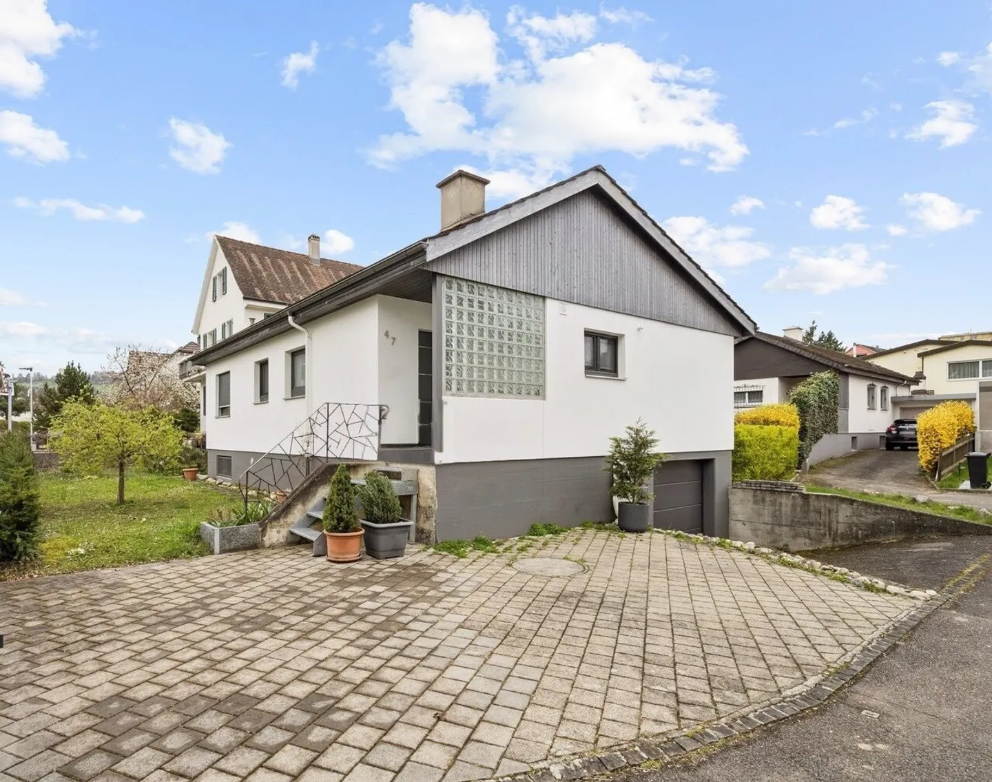 Stilvolles freistehendes Zuhause - Foto 1 von 5